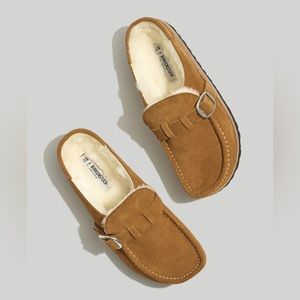 Birkenstock® Suede Buckley Clogs in Shearling in Tea/Natural size 39